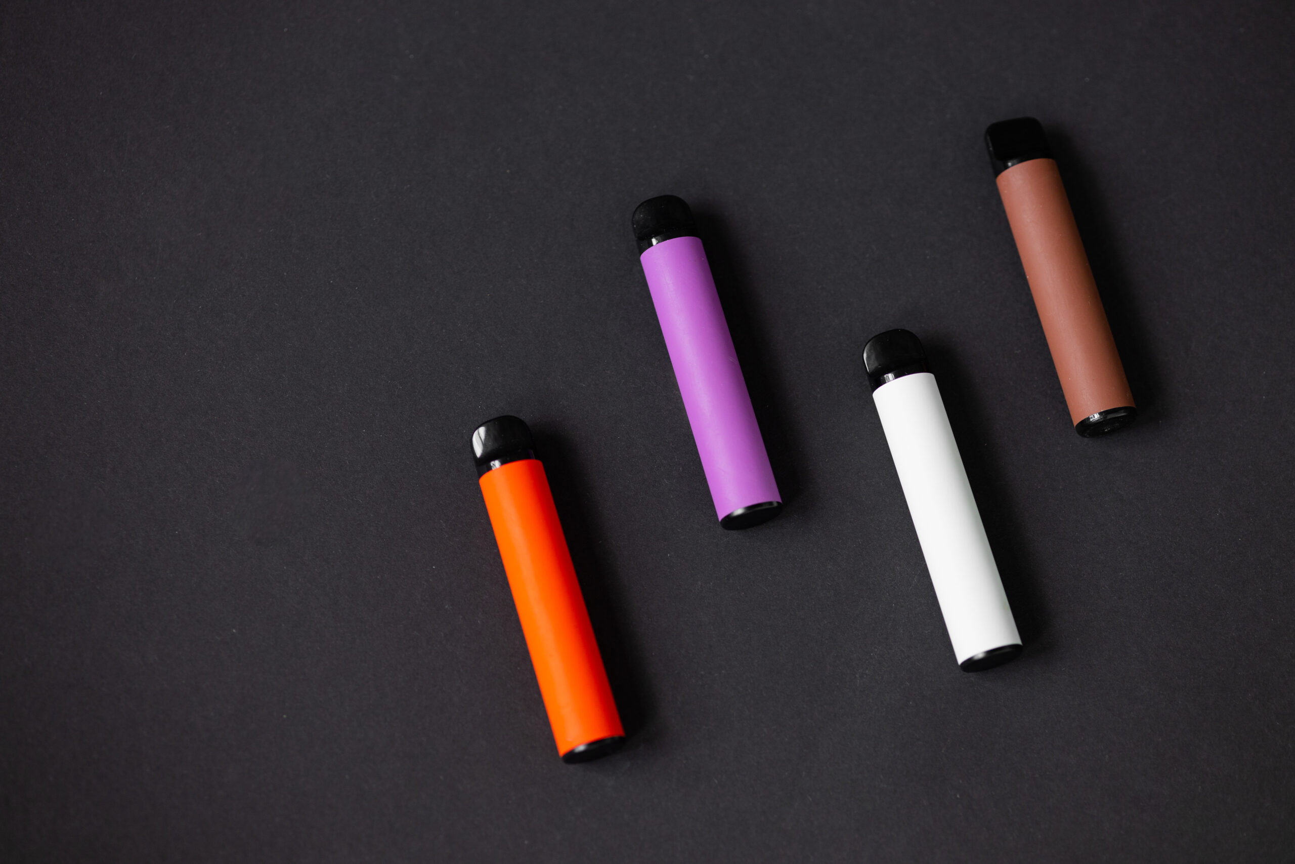 Disposable Vapes vs. Vape Cartridges: Everything You Should Know